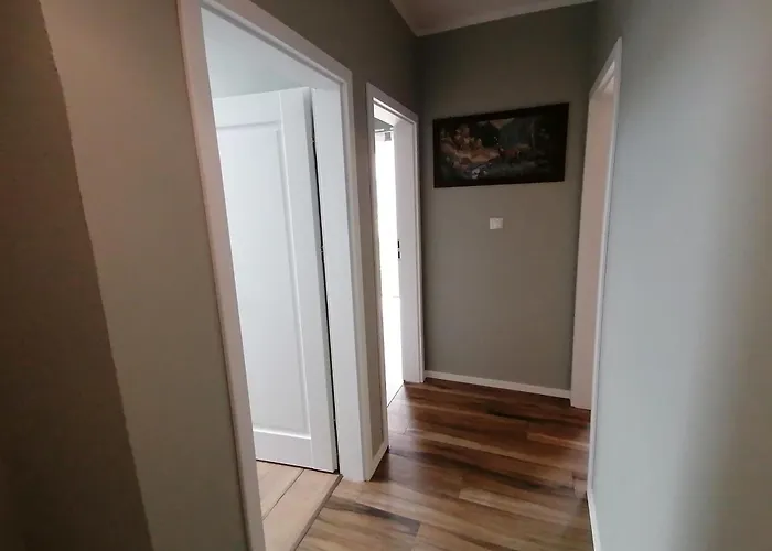 Karkonoskie Uroczysko * 옐레니아구라